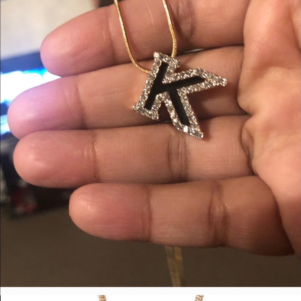 K initial chain, fashion